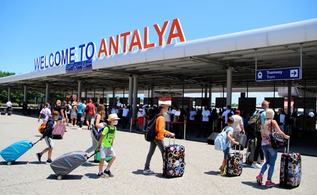 Antalya Havaalanına Yakın Aile İçin Otel 