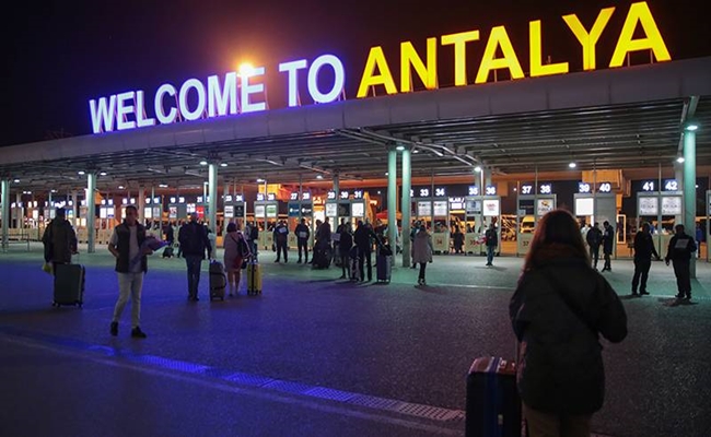 Antalya Havaalanına Yakın Aile İçin Oda 